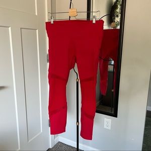 Fabletics 7/8 Leggings with Mesh Panels & Ribbing Details